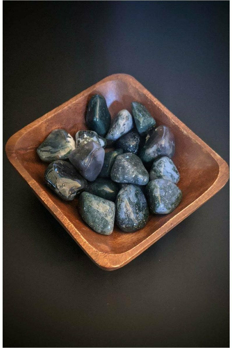 Tumbled Green Moss agate crystals - Balance & Abundance - 1 pc
